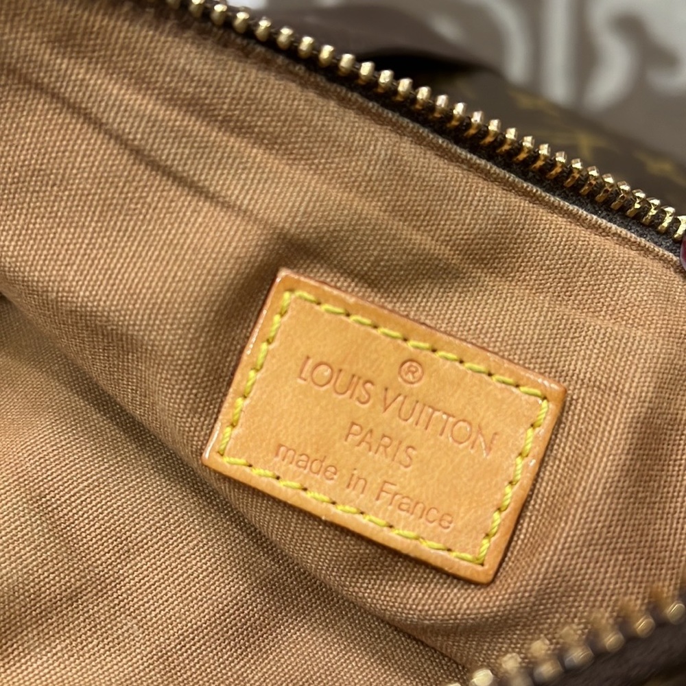 LOUIS VUITTON Monogram Bosphore bag used in good condition